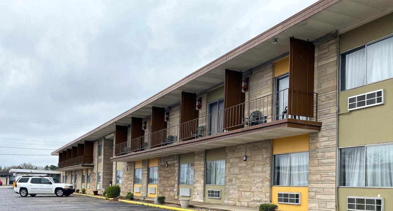 Travelodge By Wyndham Bloomington Exterior foto