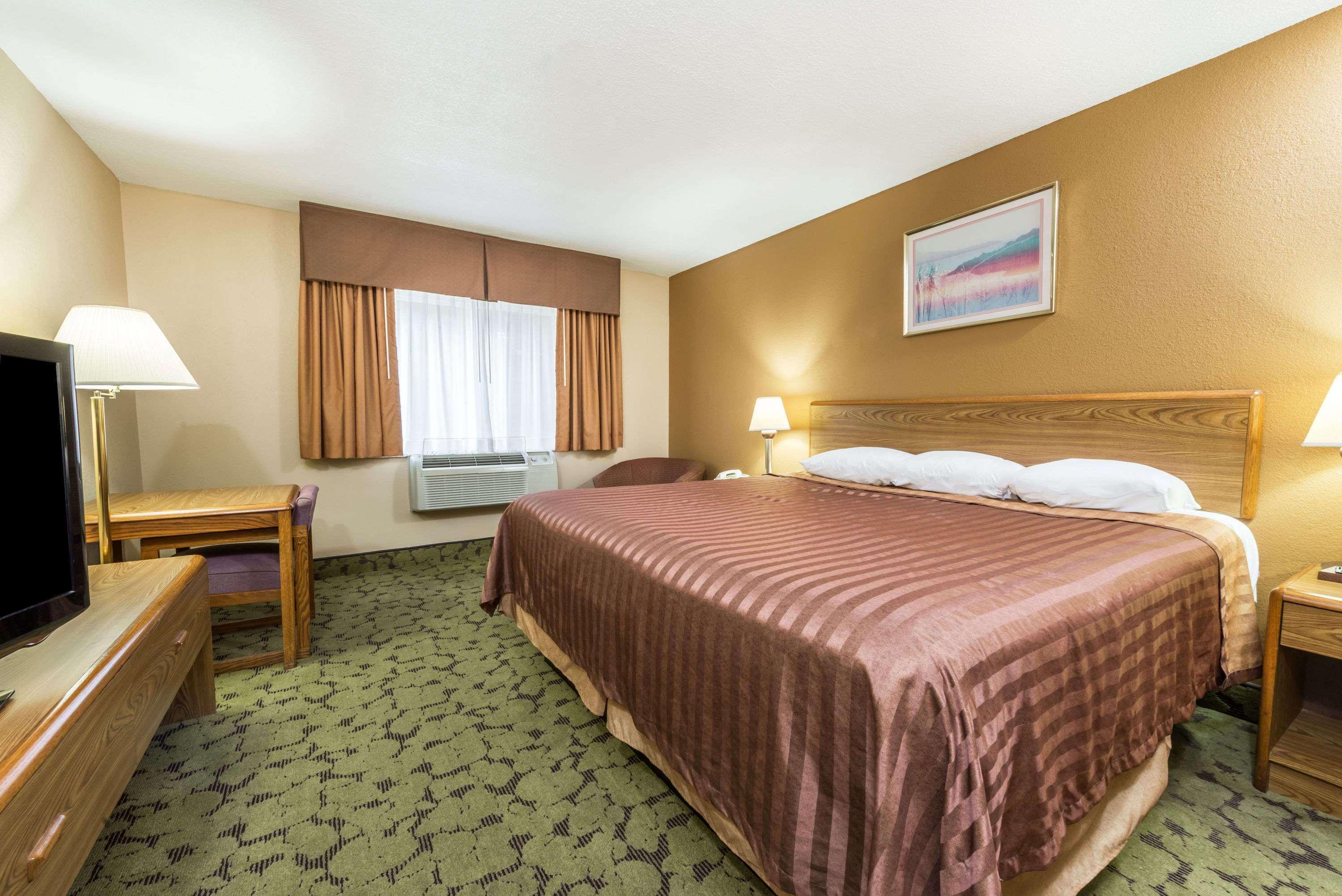 Travelodge By Wyndham Bloomington Exterior foto